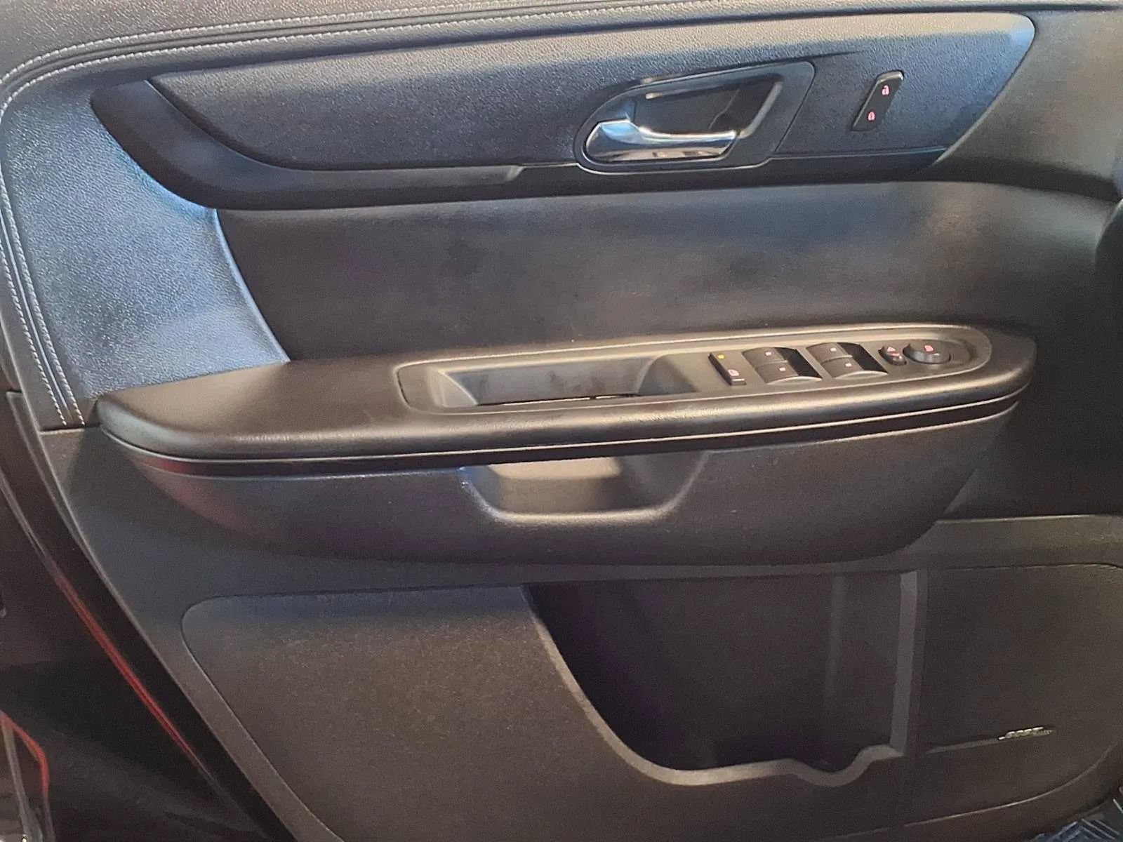 Used 2014 GMC Acadia SLE AWD/4WD image 16