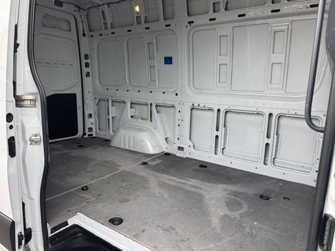 Used 2023 Mercedes-Benz Sprinter 2500 image 8