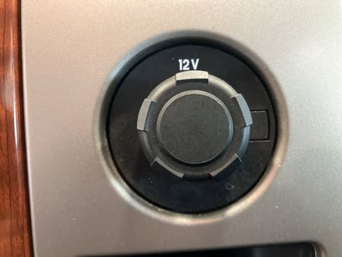 Used 2010 Ford F150 image 25