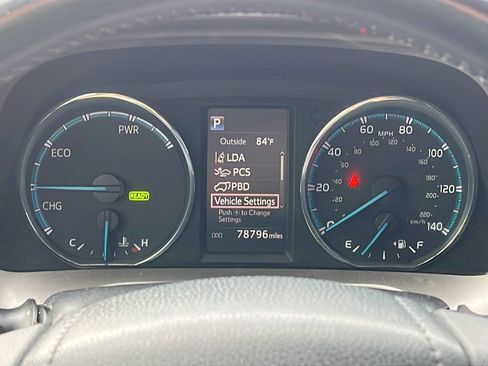 Used 2017 Toyota RAV4 XLE AWD/4WD image 21