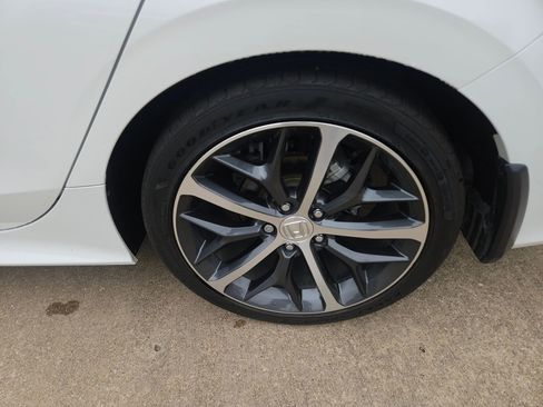 Certified 2024 Honda Civic Touring image 9