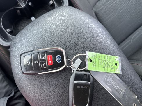 Used 2022 Toyota RAV4 SE w/ Weather & Moonroof Package AWD/4WD image 27