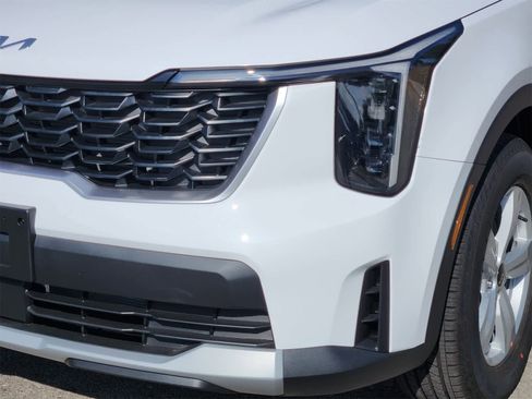 New 2026 Kia Sorento LX image 7