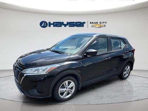 Used 2024 Nissan Kicks S FWD image 3
