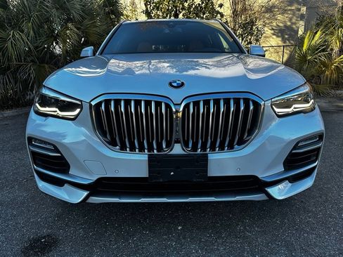 Used 2021 BMW X5 xDrive40i w/ Premium Package image 3