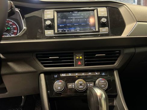 Certified 2020 Volkswagen Jetta R-Line FWD image 24