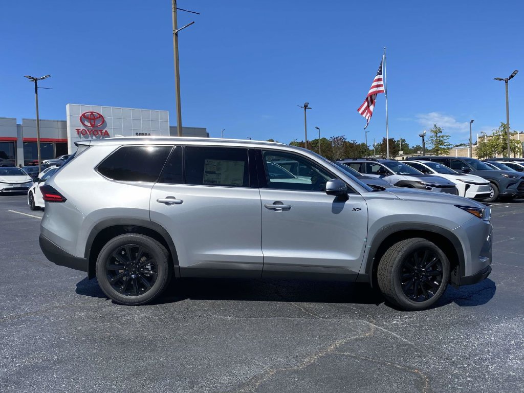 New 2026 Toyota Grand Highlander FWD image 2