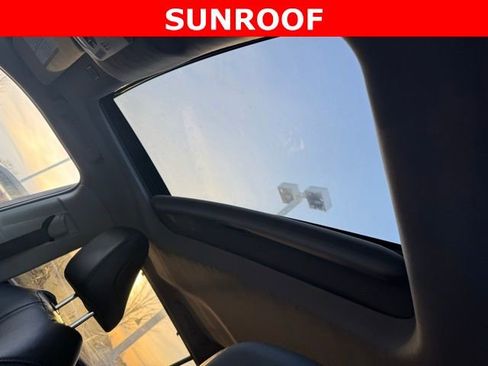 Certified 2023 Toyota Highlander XLE image 7