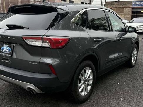 Certified 2021 Ford Escape SE w/ Cold Weather Package AWD/4WD image 4