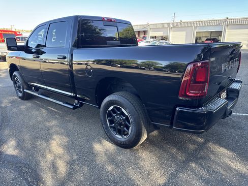 Used 2025 RAM 3500 Laramie AWD/4WD image 5
