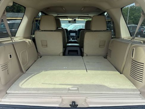 Used 2017 Lincoln Navigator Reserve AWD/4WD image 17