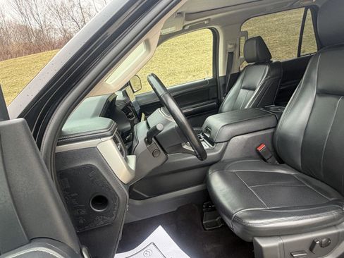 Used 2022 Ford Expedition Max XLT image 14