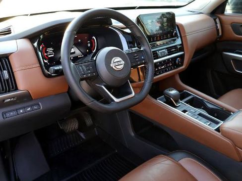Certified 2023 Nissan Pathfinder Platinum FWD image 19