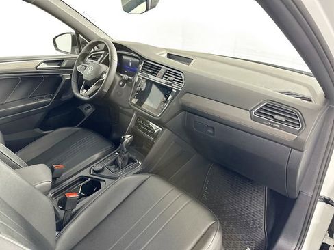 Used 2022 Volkswagen Tiguan SE R-Line image 29