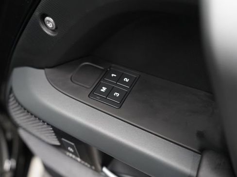 Used 2024 Land Rover Defender 110 X-Dynamic SE AWD/4WD image 60