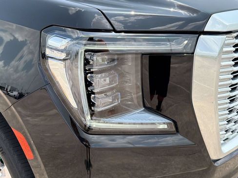 Used 2023 GMC Yukon XL Denali w/ Max Trailering Package RWD image 9