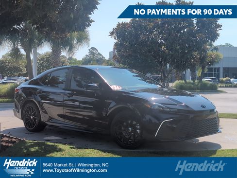 Certified 2026 Toyota Camry SE w/ Convenience Package FWD image 1