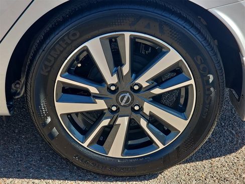 Used 2025 Nissan Versa SV w/ Trunk Package image 32