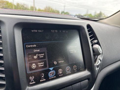 Used 2014 Jeep Cherokee Trailhawk AWD/4WD image 16