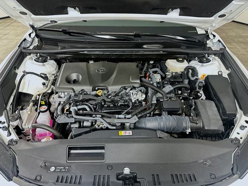 Used 2025 Toyota Camry SE w/ Convenience Package FWD image 31