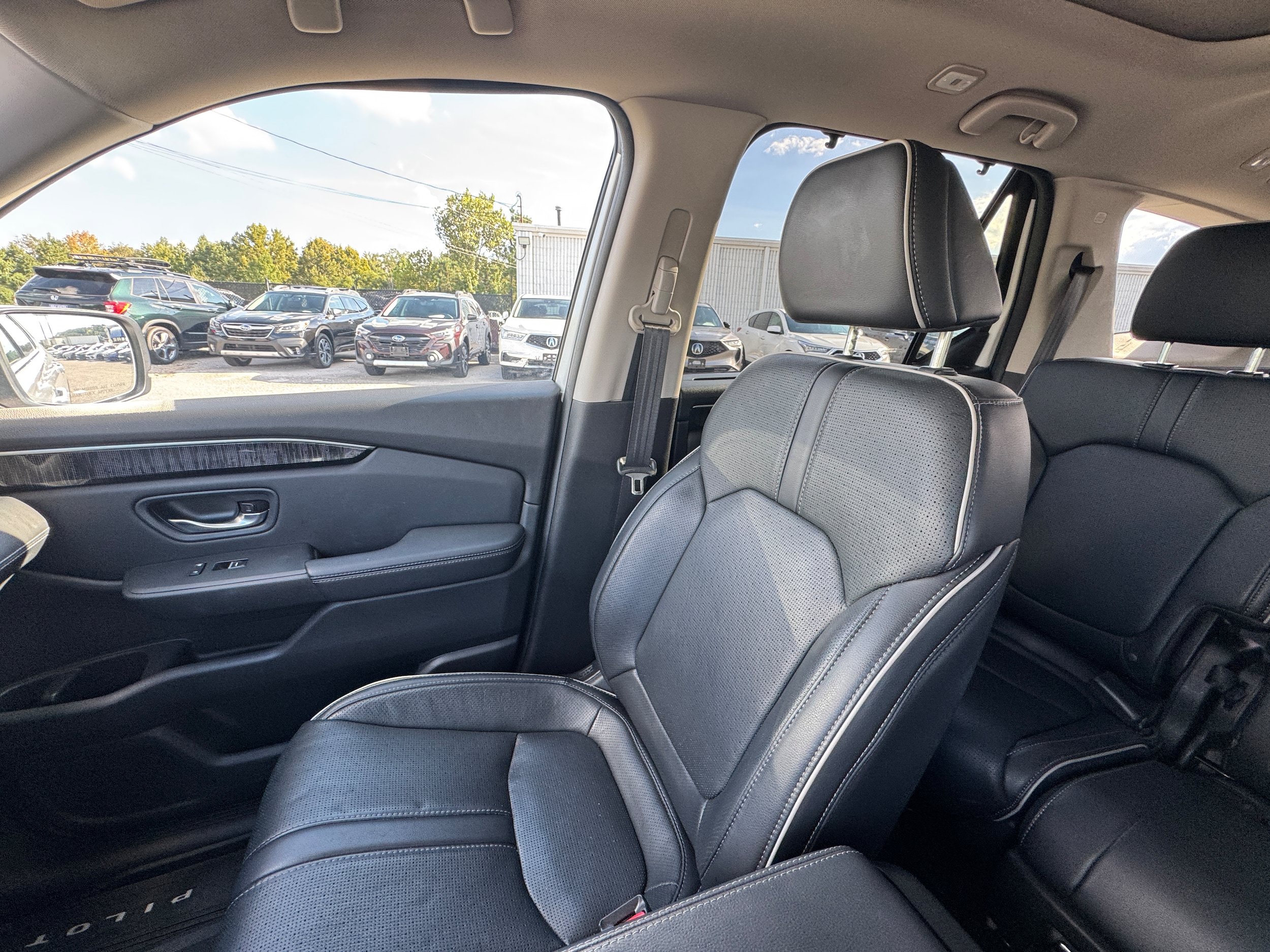 Used 2023 Honda Pilot Elite image 9