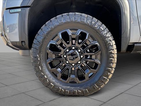 Used 2025 GMC Sierra 2500 AT4 w/ AT4 Premium Plus Package image 10