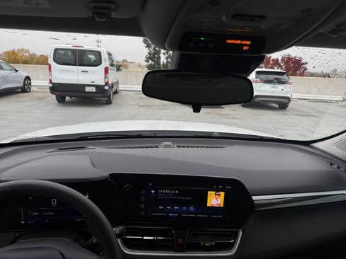 Used 2025 Chevrolet TrailBlazer LT image 33