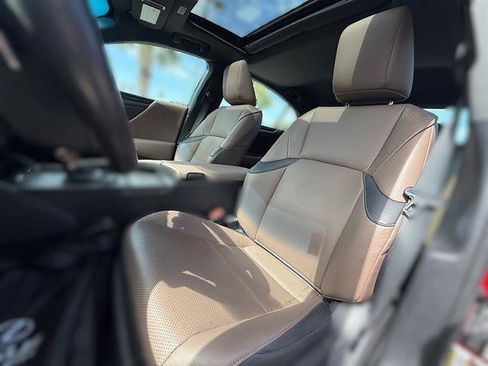 Used 2023 Lexus ES 350 w/ Accessory Package (Z1) FWD image 8