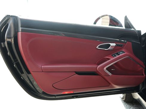 Used 2017 Porsche 911 Carrera RWD image 16