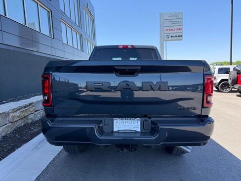 Used 2025 RAM 2500 Big Horn AWD/4WD image 4