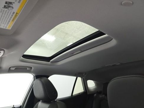 New 2026 Chevrolet Trax LT w/ Sunroof Package image 19