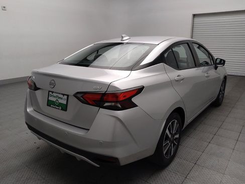 Used 2024 Nissan Versa SV FWD image 9