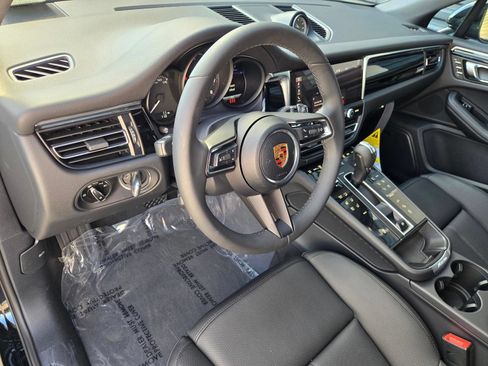 New 2026 Porsche Macan AWD/4WD image 5