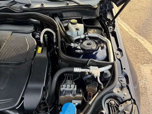 Used 2016 Mercedes-Benz E 350 4MATIC Sedan image 35