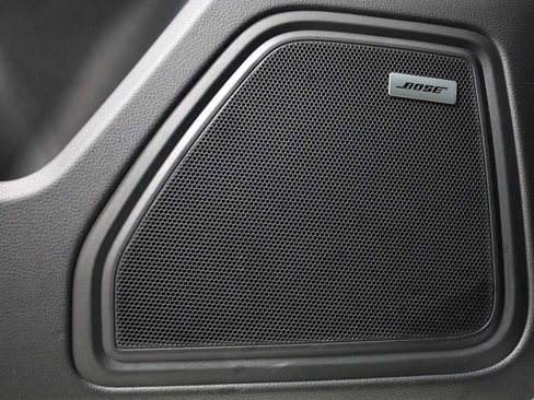 Certified 2026 Porsche Macan image 17