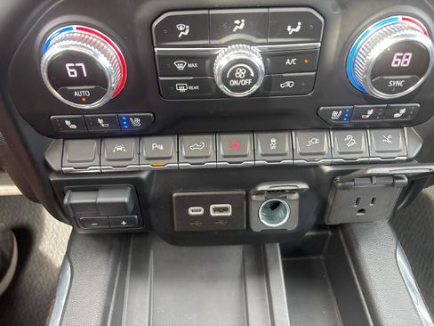 Used 2022 GMC Sierra 1500 Denali w/ Denali Reserve Package AWD/4WD image 25