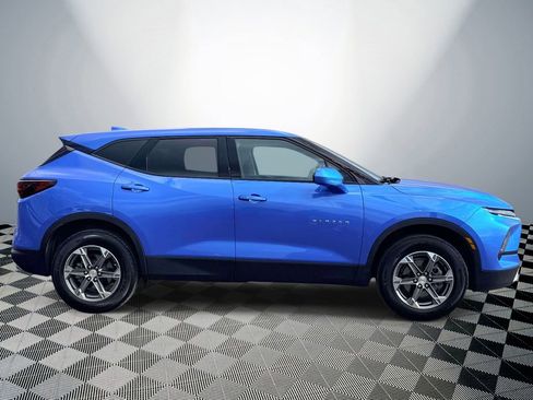 Used 2025 Chevrolet Blazer LT FWD image 6