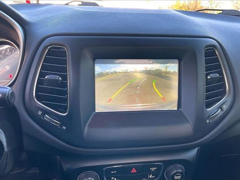 Used 2020 Jeep Compass Latitude image 21