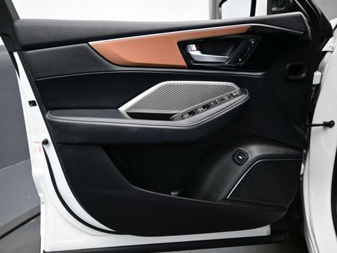 Used 2022 Acura MDX SH-AWD w/ Technology Package image 9