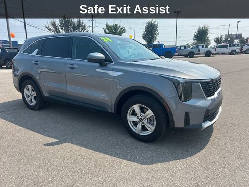 Used 2024 Kia Sorento LX FWD image 9