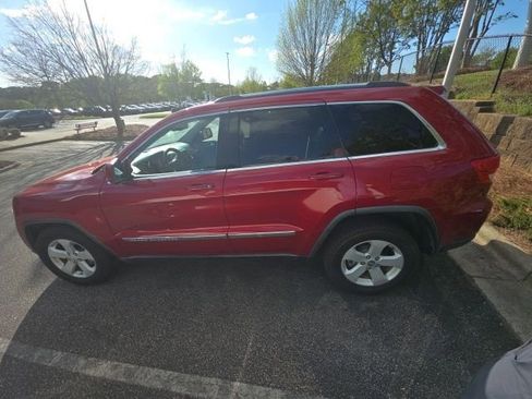 Used 2011 Jeep Grand Cherokee Laredo image 12