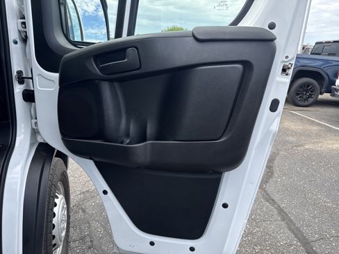 Used 2025 RAM ProMaster 2500 w/ Convenience Group FWD image 24