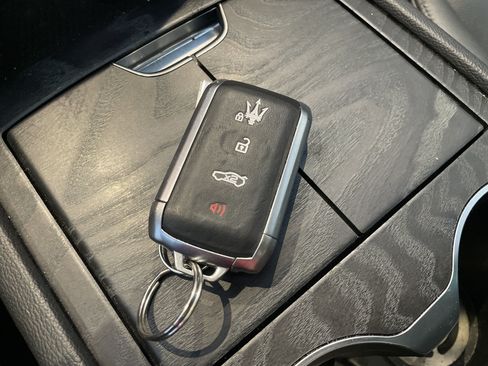 Used 2023 Maserati Grecale Modena AWD/4WD image 44