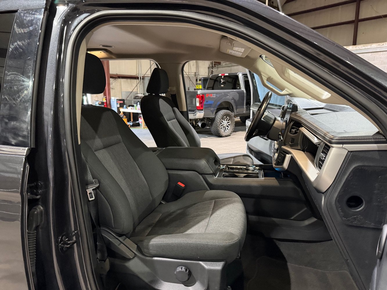Used 2024 Ford Expedition Max XLT RWD image 27