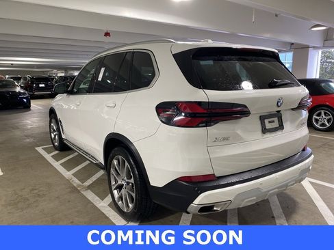 Used 2025 BMW X5 xDrive40i w/ Climate Comfort Package image 3
