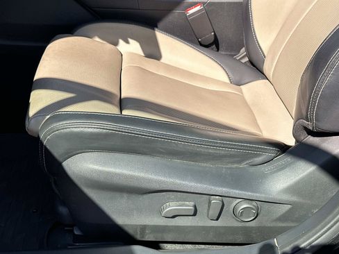 Used 2022 Subaru Outback Limited AWD/4WD image 16