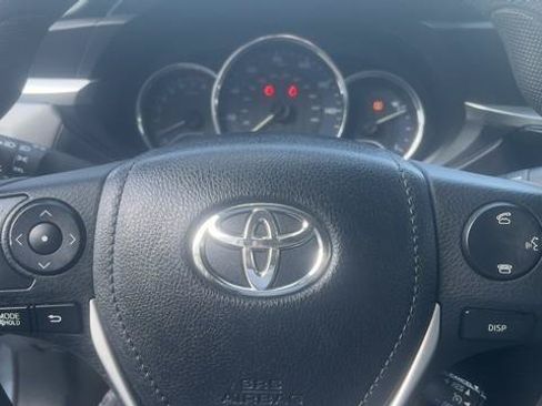 Used 2014 Toyota Corolla LE FWD image 14