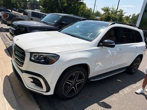 Used 2024 Mercedes-Benz GLS 450 4MATIC image 1