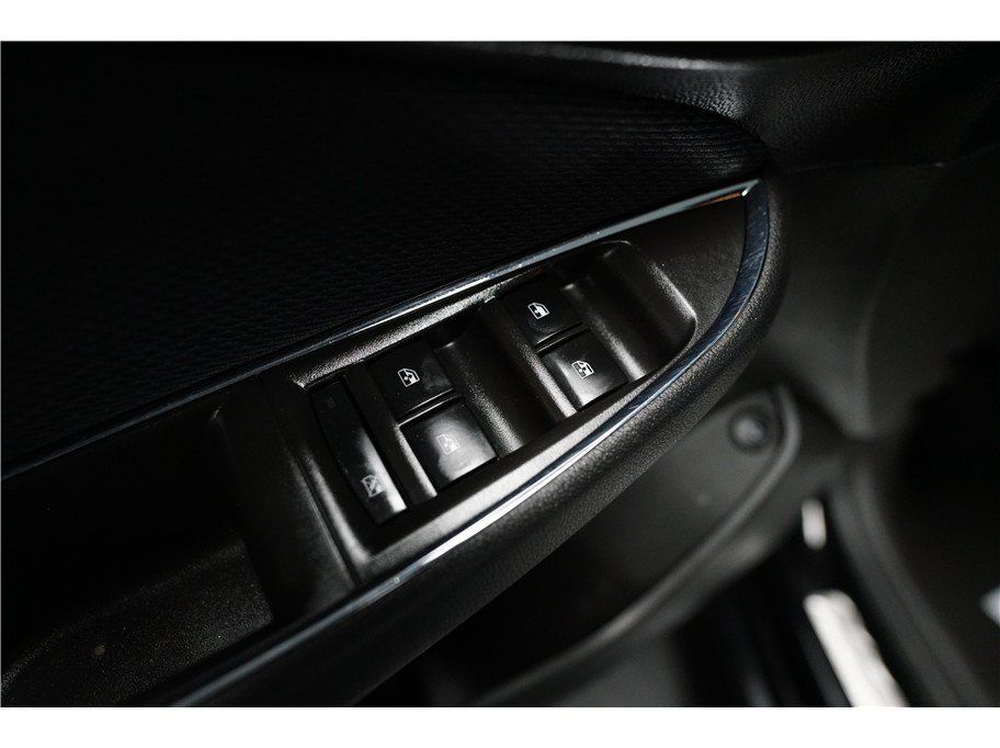 Used 2017 Chevrolet Cruze LS FWD image 16