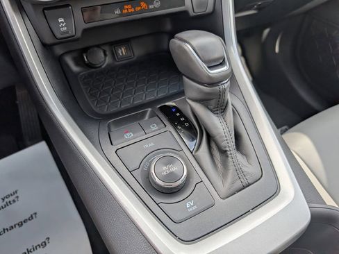 Used 2025 Toyota RAV4 XLE Premium image 16